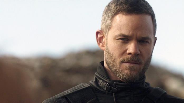 Aaron Ashmore nella serie Cardinal Aaron Ashmore in Cardinal