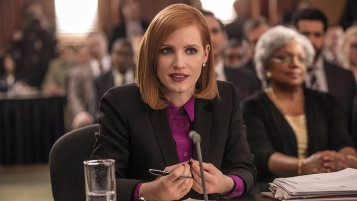 Jessica Chastain intepreta Elizabeth Sloane in Miss Sloane - Giochi di potere Una sequenza di Miss Sloane - Giochi di potere