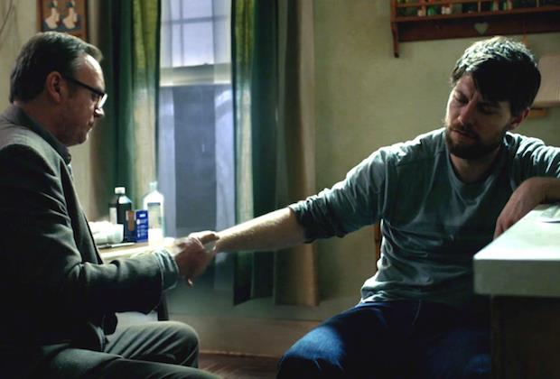 Outcast: Anderson e Kyle Outcast: Anderson e Kyle nell'episodio 2