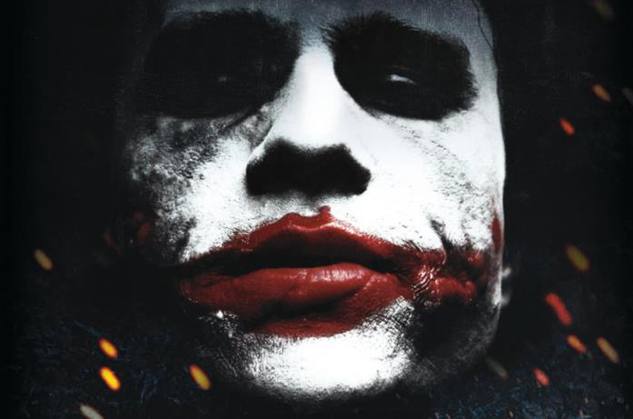 La prima immagine rivelata di Joker ne Il cavaliere oscuro Heath Ledger come Joker