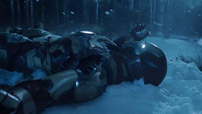 Iron Man crolla nella neve in una delle location davvero invernali del film Iron Man in Iron Man 3
