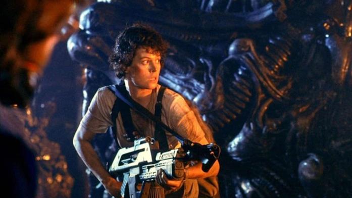 L'attrice Sigourney Weaver nei panni di Ripley nel film Aliens: Scontro finale