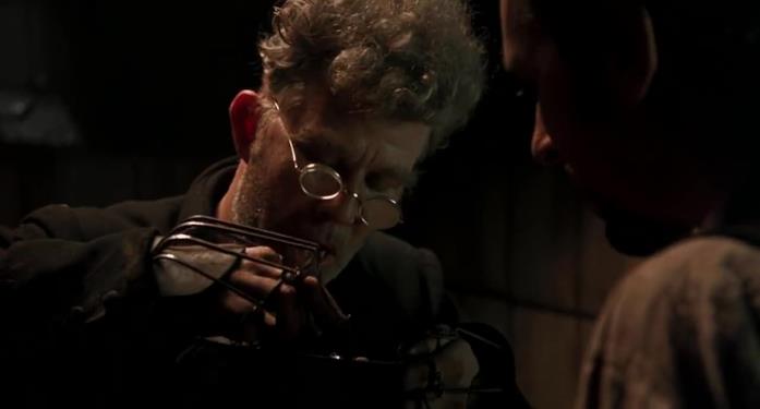 Renfield nel Dracula di Francis Ford Coppola è interpretato da Tom Waits Tom Waits interpreta Renfield nel Dracula di Coppola