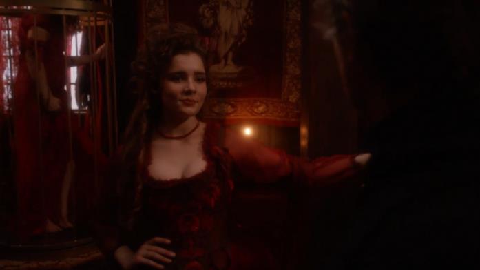 Elise Eberle è la sensuale e ambiziosa strega Mercy Lewis La strega Mercy Lewis è interpretata da Elise Eberle
