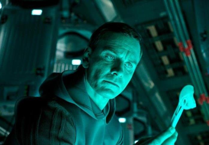 Ridley Scott pensa a un nuovo film di Alien Michael Fassbender in Alien: Covenant