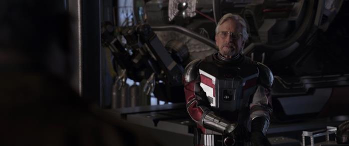 La tuta per il Regno Quantico di Hank Pym ha ispirato quelle degli Avengers? Michael Douglas in Ant-Man and the Wasp