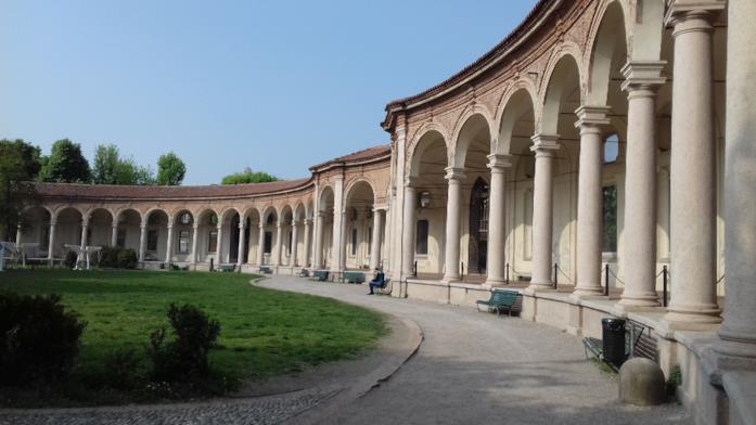 Made in Italy: tutte le ambientazioni della serie La Rotonda della Besana, ancora oggi location di sfilate a Milano