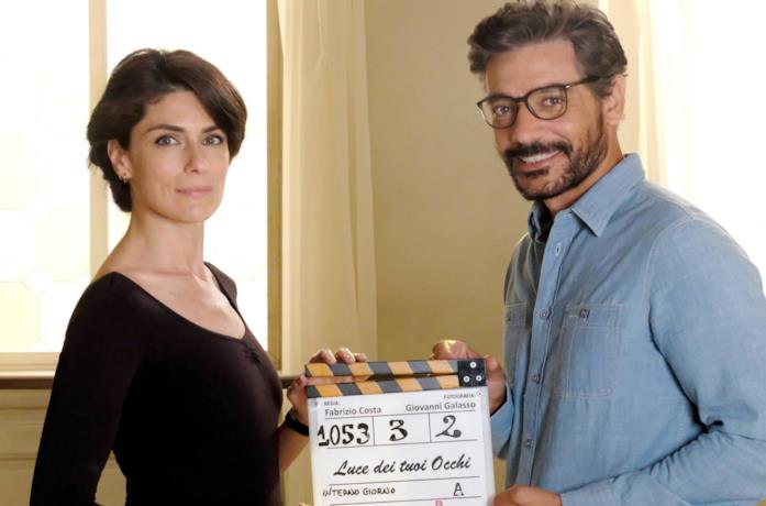 Tutte le nuove fiction Mediaset che vedremo nel 2021 Anna Valle e Giuseppe Zeno sono i protagonisti di Luce dei tuoi occhi