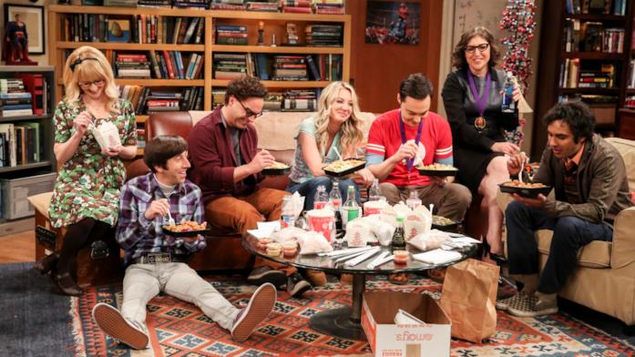 The Big Bang Theory arriva davvero ai Nobel: la serie TV citata sul palco I protagonisti di The Big Bang Theory nell'ultima scena della serie TV