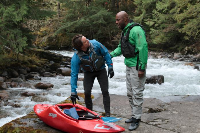 Virgin River Jack e Preacher in canoa