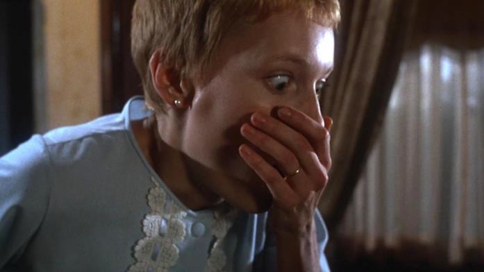 Mia Farrow interpreta la sfortunata Rosemary Rosemary è interpretata da Mia Farrow