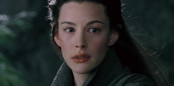 Arwen giura fedeltà ad Aragorn Arwen è un'elfa bellissima