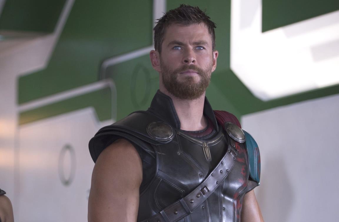 Thor con i capelli corti