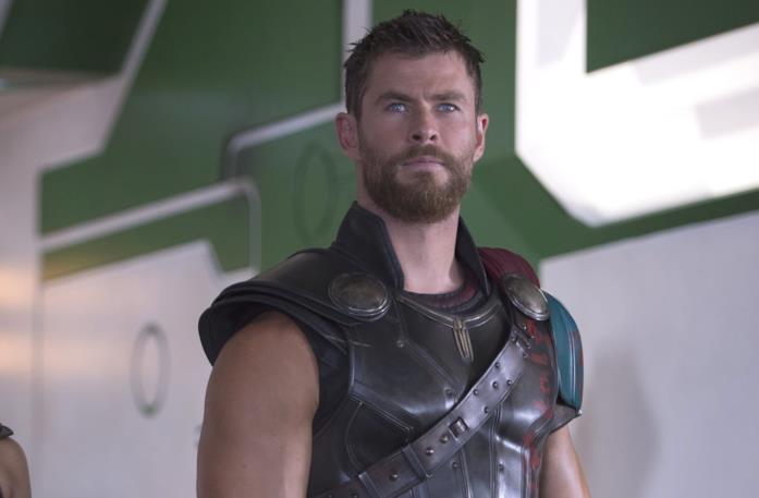 Thor con i capelli corti