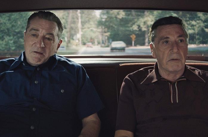 Robert De Niro e Al Pacino in una scena del film The Irishman