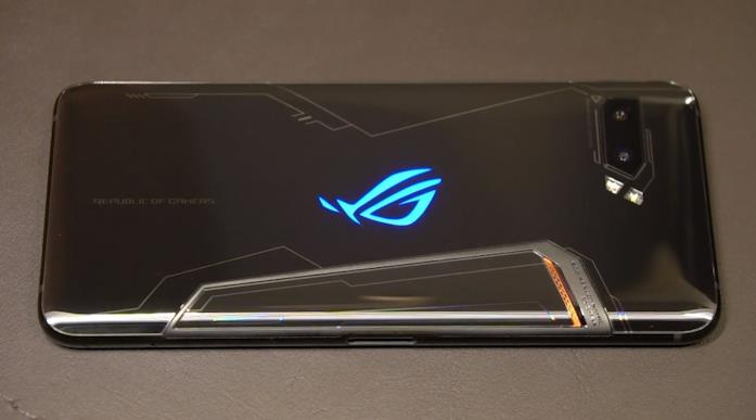 Asus ROG Phone 2 Retro Asus ROG Phone 2 fotocamera posteriore