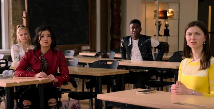 Secret Society of Second Born Royals Una scena di Secret Society of Second Born Royals