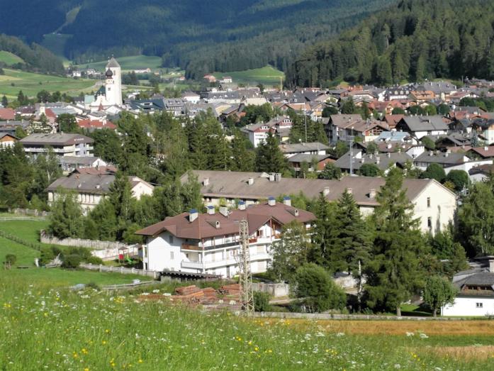 Un passo dal cielo: le località iconiche che hanno fatto da ambientazione Vista su San Candido
