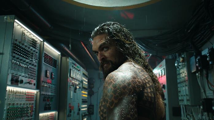 Jason Momoa in una scena di Aquaman