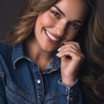 Fefi Oliveira