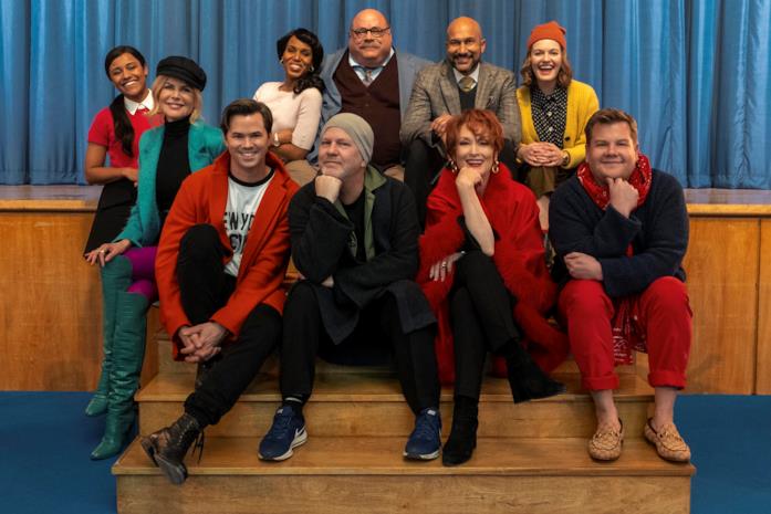 The Prom - il super cast Il cast di The Prom posa con Ryan Murphy