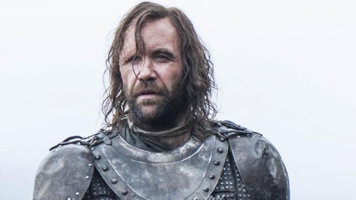 Un mezzo primo piano di Rory McCann in una scena di Game of Thrones