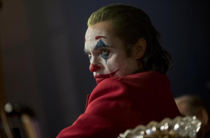 Joaquin Phoenix in una scena del film Joker