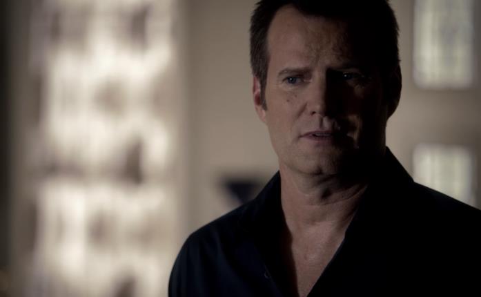 Jack Coleman, interprete di Bill Forbes Bill Forbes è il padre di Caroline in The Vampire Diaries