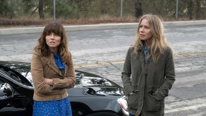 Le due protagonista di Dead to me
