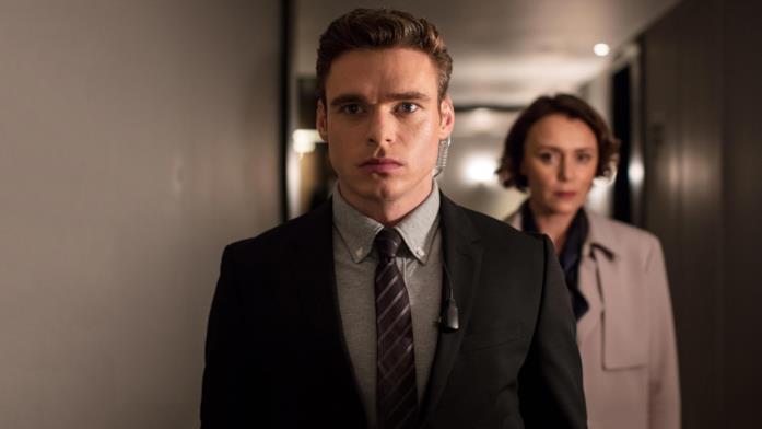 Richard Madden e Keeley Hawes in una scena di Bodyguard Primo piano di Richard Madden e Keeley Hawes