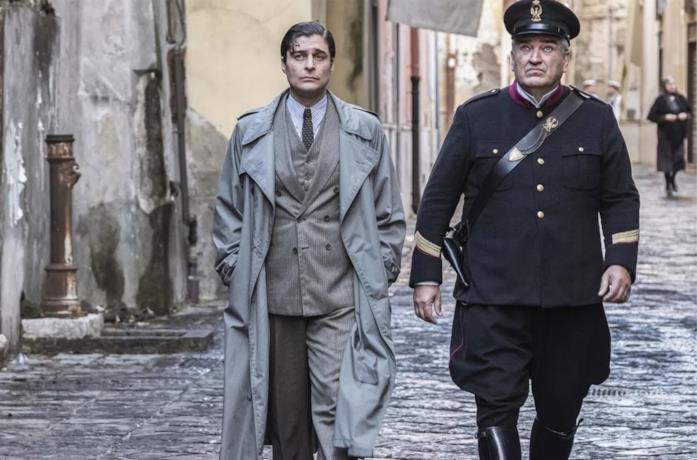 Una scena de Il Commissario Ricciardi