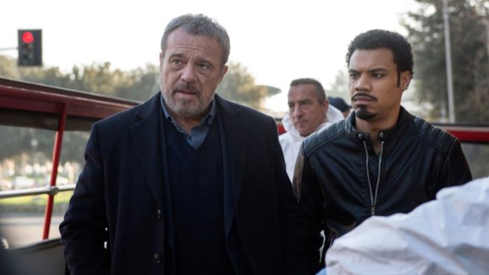 Nero a metà: il cast Claudio Amendola è Carlo