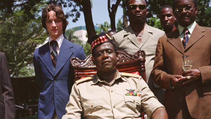 Una scena de L'ultimo re di Scozia Forest Whitaker e James McAvoy