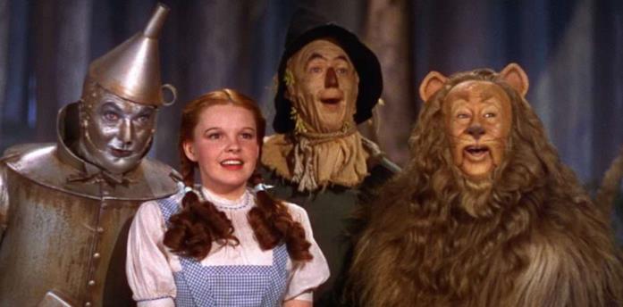 Il Mago di Oz Dorothy Gale e i personaggi de Il Mago di Oz in una scena del film