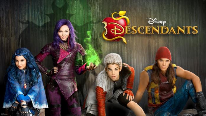 Descendants, il primo film sui figli dei cattivi Disney targato Disney Channel Sofia Carson, Dove Cameron, Cameron Boyce e Booboo Stewart nel poster di Descendants