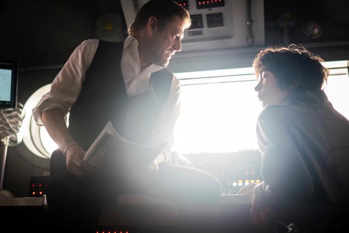 Una scena di Snowpiercer 2 Sean Bean in una scena di Snowpiercer