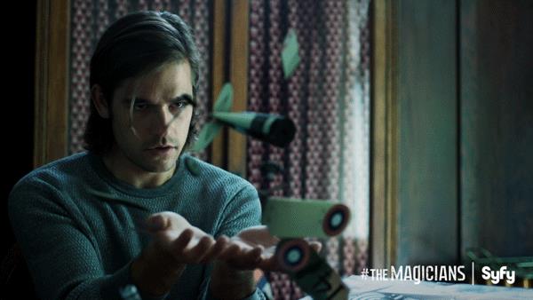 The Magicians, serie TV sui maghi e una scuola di magia Quentin in una scena di The Magicians