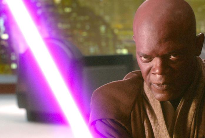 Samuel L. Jackson sfodera la spada viola
