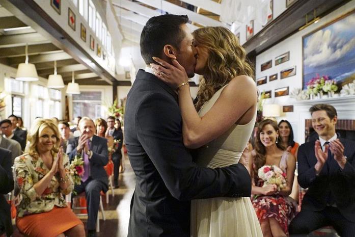 Revenge: il finale felice di Jack ed Emily Revenge: Jack ed Emily nel finale di serie