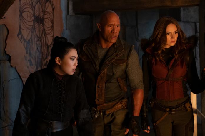 Awkwafina, The Rock e Karen Gillian Awkwafina, The Rock e Karen Gillian in una scena del film