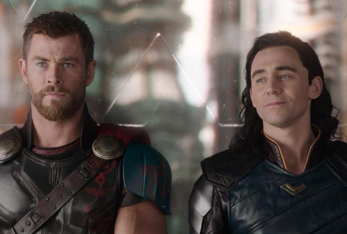 Chris Hemsworth e Tom hiddleston in Thor: Ragnarok