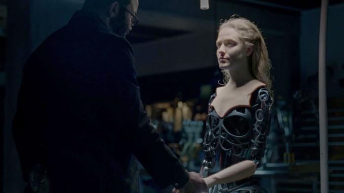 Westworld - Evan Rachel Wood Evan Rachel Wood "smontata" parla con un altro attore