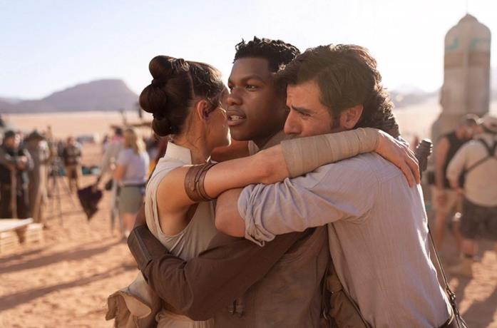 Daisy Ridley, John Boyega e Oscar Isaac sul set dil film L'ascesa di Skywalker