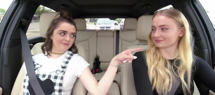 Le attrici Maisie Williams e Sophie Turner