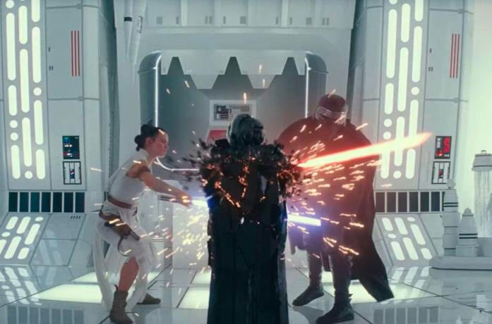 Rey e Kylo in una scena del film
