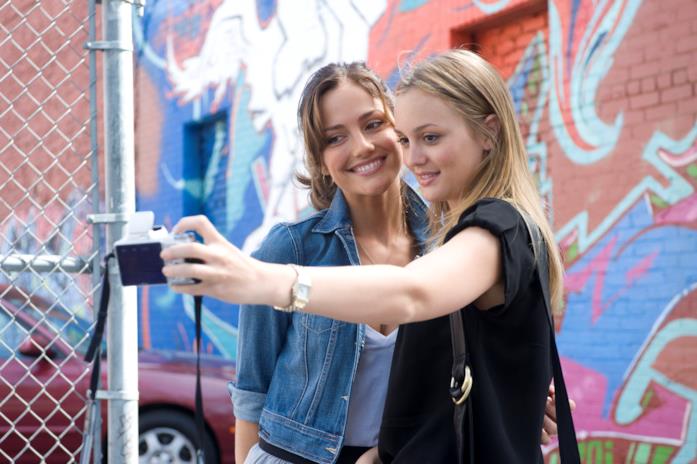 The Roommate - Il terrore ti dorme accanto, la trama e il finale del film Minka Kelly e Leighton Meester in una scena del film The Roommate - Il terrore ti dorme accanto