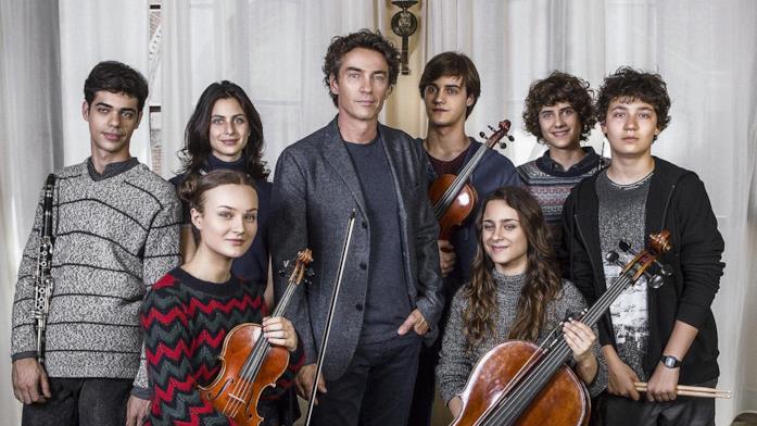 Fiction Rai: la programmazione di aprile 2020 La compagnia del cigno, il cast