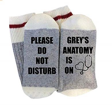 Calze da adulto con scritta stampata "Please Do Not Disturb Grey's Anatomy Is On"