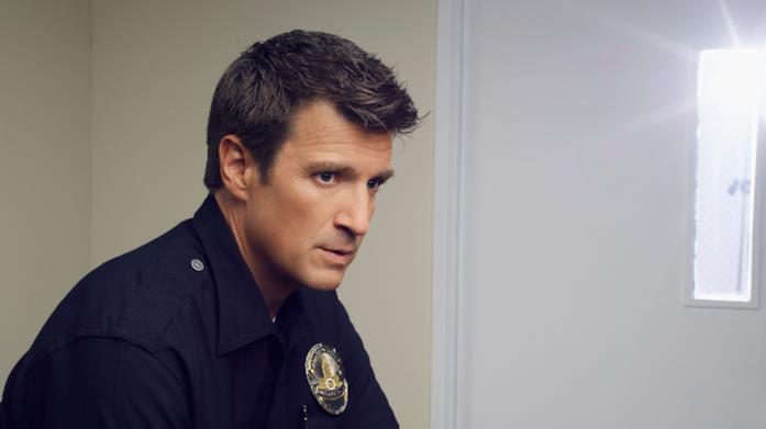 Nathan Fillion è John Nolan, protagonista di The Rookie