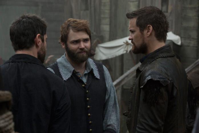 Isaac Walton, Cotton Mather e John Alden cercano di salvare Salem Seth Galeb e Shane West interpretano Cotton Mather e John Alden